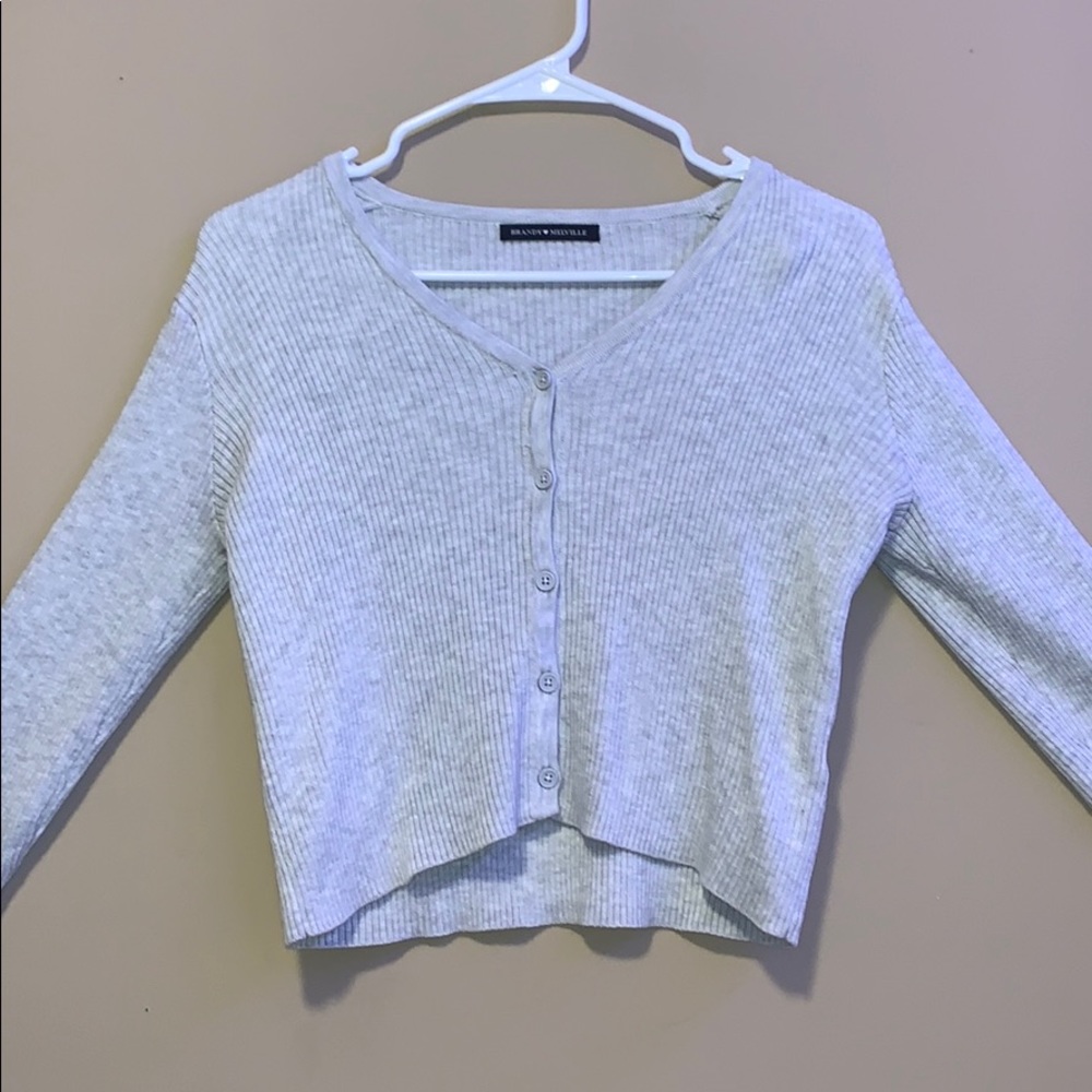 light grey brandy top☁️